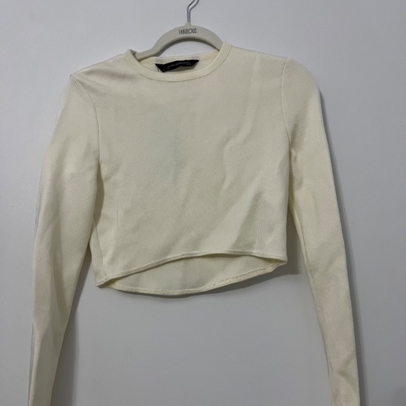 Fitted skirt and Crop top - Picture 2 of 6